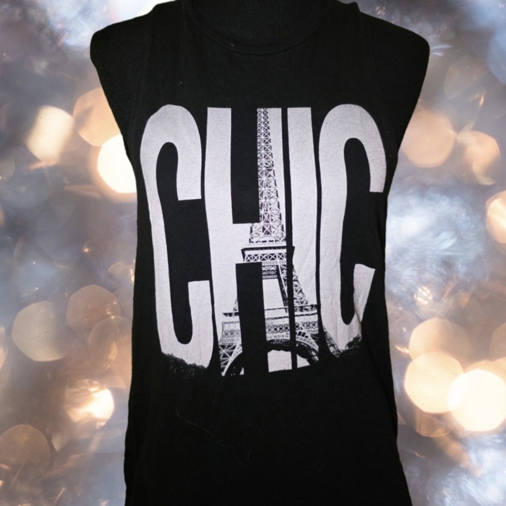 So Chic Graphic Tank Top